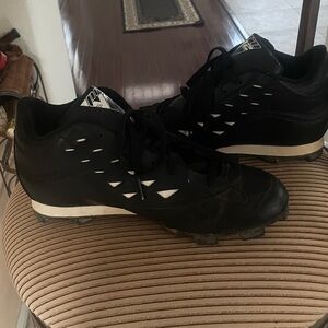 PRO V2 Black and White Baseball/Softball Cleats Size 10